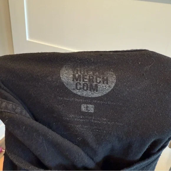 Black Medium T-Shirt with Trixie Graphic - Picture 5 of 5